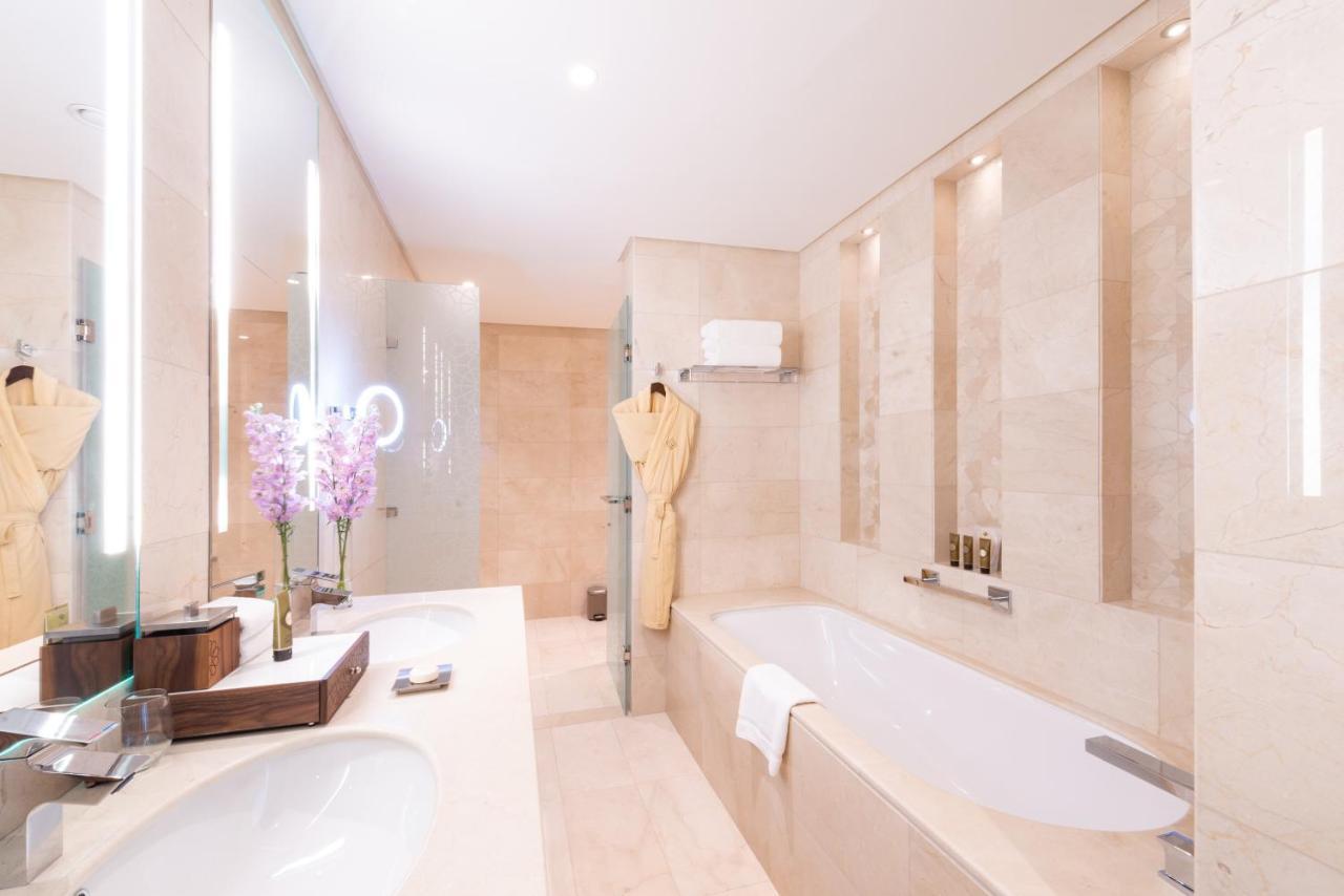 Отель Shaza Доха Экстерьер фото Bathroom