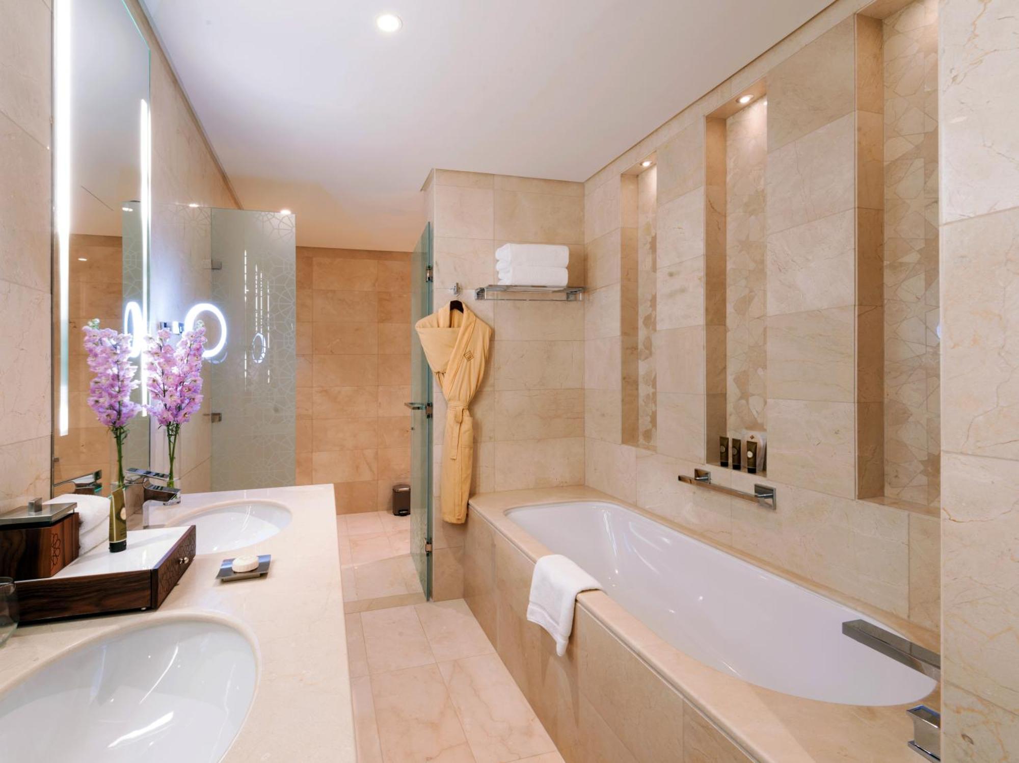 Отель Shaza Доха Экстерьер фото Bathroom